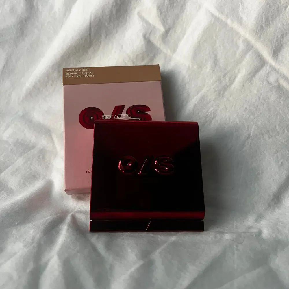 ONE/SIZE Compact Powder Foundation in Beige